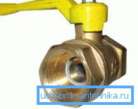If the crane will be used to work in the gas line, then its handle is painted yellow, although some masters claim that this is not necessarily If the crane will be used to work in the gas line, then its handle is painted yellow, although some masters claim that this is not necessarily