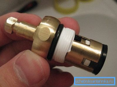 This detail is the most important component of any crane. This detail is the most important component of any crane.