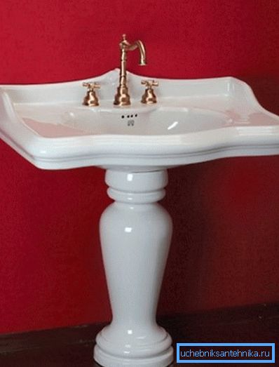 Porcelain is ideal for interiors in the old style. Porcelain is ideal for interiors in the old style.