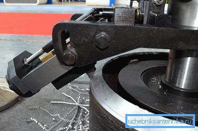Metal pipe slider - end-face tool
