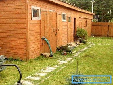 Photos of outbuildings. Photos of outbuildings.