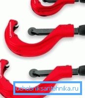 Photo of tools for cutting plastic pipes