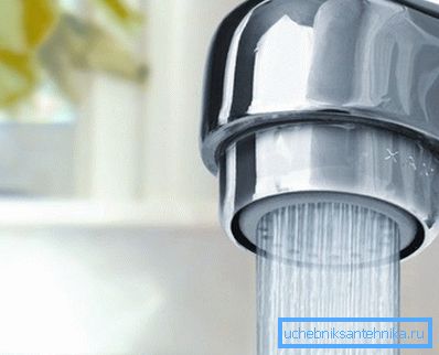 Photo spout with nozzle aerator Photo spout with nozzle aerator