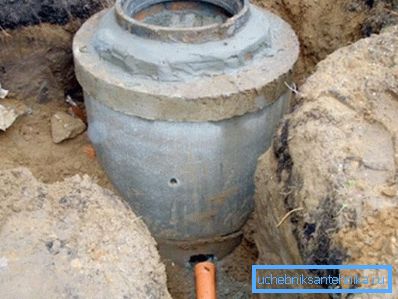 Photo of sewer well Photo of sewer well