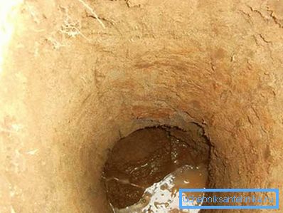 A photo of a well with float. A photo of a well with float.