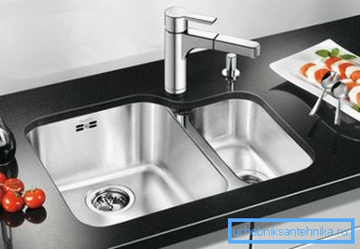Photos of the kitchen sink. Photos of the kitchen sink.