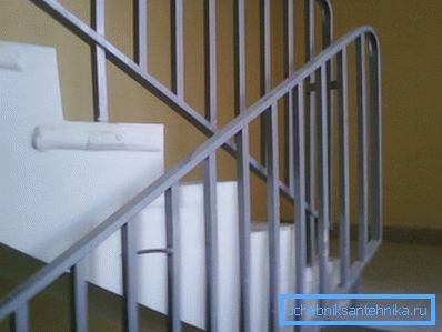 Photos of the staircase fence, welded Photos of the staircase fence, welded