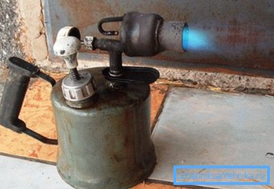 Photo of a blowtorch Photo of a blowtorch
