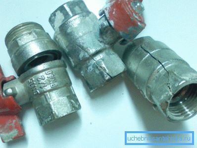 The photo allows to evaluate the strength of the silumin shells. The photo allows to evaluate the strength of the silumin shells.