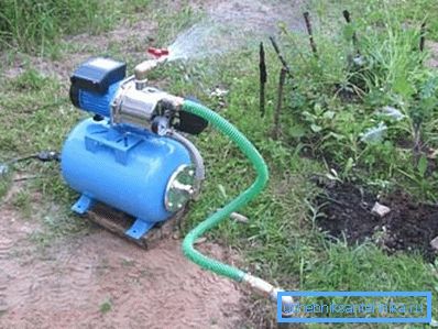Photo of a working water station Photo of a working water station