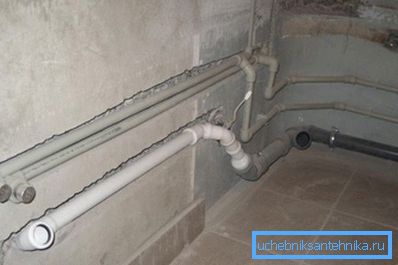 Photos of pipes laid in the done shtroby Photos of pipes laid in the done shtroby