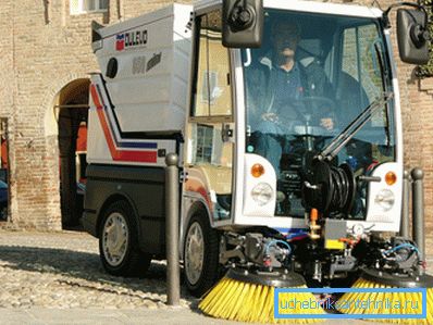 The functioning of urban services depends on tax revenues. The functioning of urban services depends on tax revenues.
