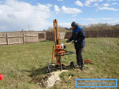 Geological surveys of the level of aquifers in a private area by drilling. Geological surveys of the level of aquifers in a private area by drilling.