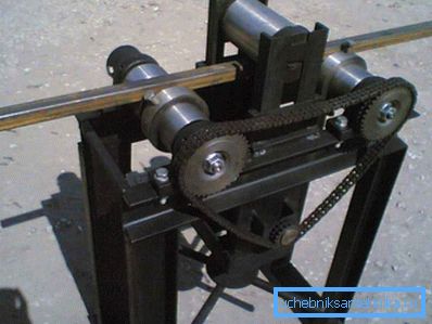 Hydraulic device. Hydraulic device.