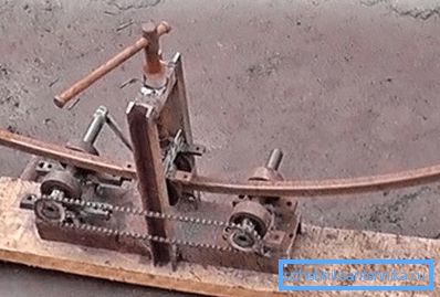 Bending a profile pipe on a pipe bender Bending a profile pipe on a pipe bender