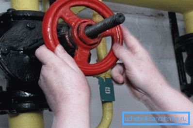 Hot water at the time of the test is turned off. Hot water at the time of the test is turned off.