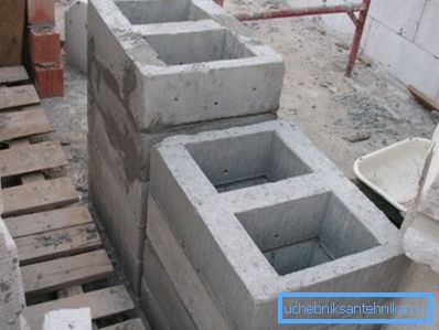 Ready-made concrete blocks with integrated ventilation duct. Ready-made concrete blocks with integrated ventilation duct.