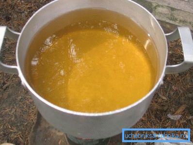 Humic acids give exactly that color. Humic acids give exactly that color.