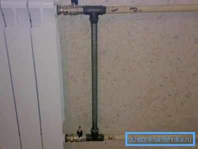 It is precisely because the valve on the jumper allows you to completely stop the riser, professionals prefer not to put it to their customers. It is precisely because the valve on the jumper allows you to completely stop the riser, professionals prefer not to put it to their customers.