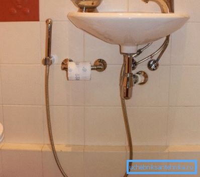 Sometimes the rain mount is put on double-sided tape, it eliminates the need to drill the walls. Sometimes the rain mount is put on double-sided tape, it eliminates the need to drill the walls.
