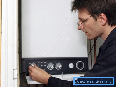 The inspector checks and launches the boiler. The inspector checks and launches the boiler.