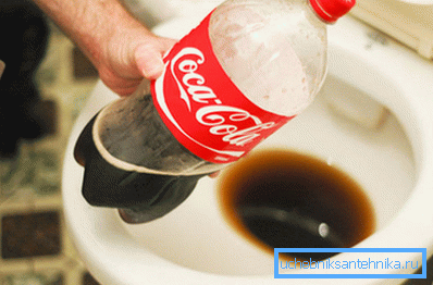 Use Coca Cola to clean the toilet. Use Coca Cola to clean the toilet.