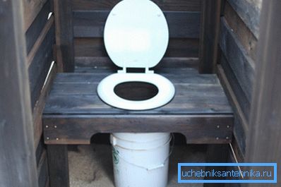 Using ordinary buckets for such purposes is not very practical and unpleasant, but in some cases this is the only available option.