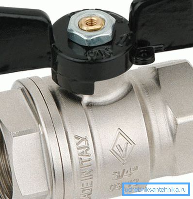 Italian ball valve in-in size 3: 4 inches. Italian ball valve in-in size 3: 4 inches.
