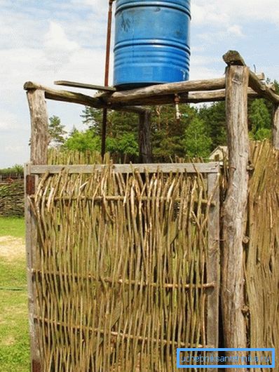 Avoid unreliable constructions; a dropped barrel of water can easily cripple you and even kill you. Avoid unreliable constructions; a dropped barrel of water can easily cripple you and even kill you.