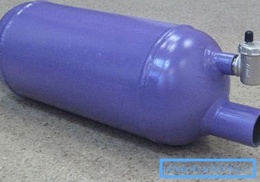Product with manual pressure relief valve