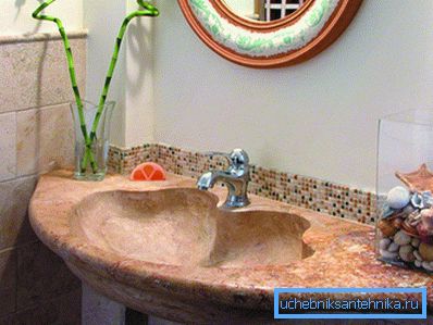 Refined bowl from an artificial stone.
