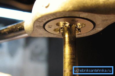 How to make a pipe thread with a die
