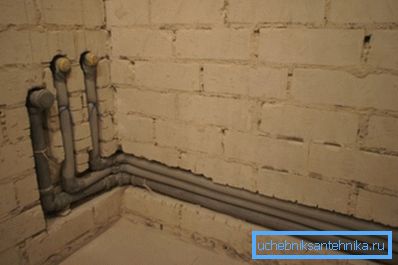Sewers and plumbing hidden in the grooves on the wall