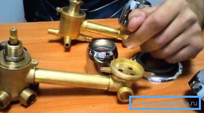 Shower faucet cartridges are used to switch modes and supply water at a specific temperature. Shower faucet cartridges are used to switch modes and supply water at a specific temperature.
