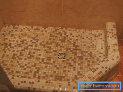 Ceramic tiles - ideal for arranging flooring in the shower room Ceramic tiles - ideal for arranging flooring in the shower room