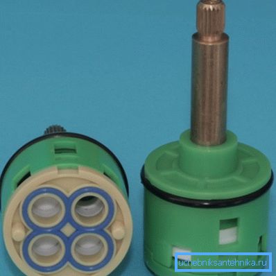 Ceramic cartridge of switching of the modes of the mixer for a shower cabin Ceramic cartridge of switching of the modes of the mixer for a shower cabin