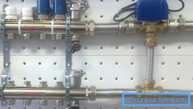 The valve in the mixing unit is equipped with a servo drive. The valve in the mixing unit is equipped with a servo drive.