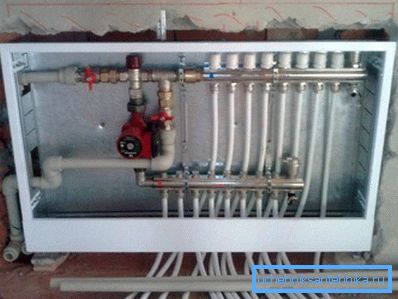 Manifold with exhaust tubes of heating circuits. Manifold with exhaust tubes of heating circuits.