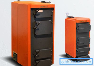 Combined solid fuel boiler has several combustion chambers Combined solid fuel boiler has several combustion chambers