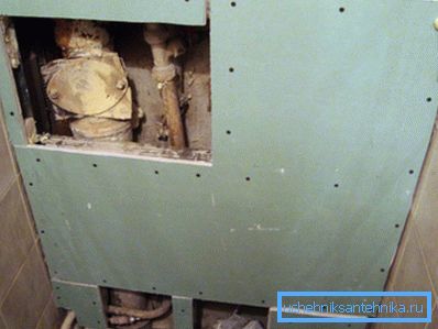 Communications lined with plasterboard Communications lined with plasterboard