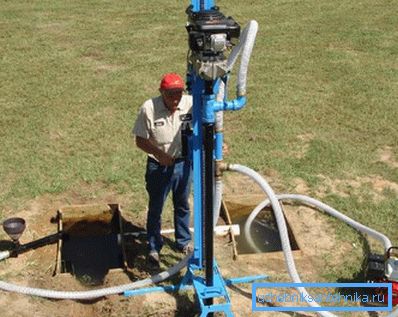 Compact drilling rig. Compact drilling rig.