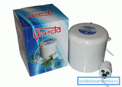 Compact heated shower Compact heated shower