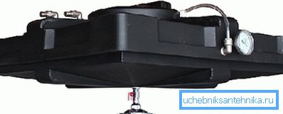 Water container with heating system Water container with heating system