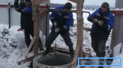 Digging a well in winter Digging a well in winter