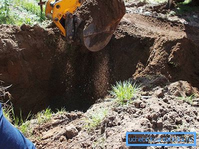 1157 Foundation pit under a large septic tank