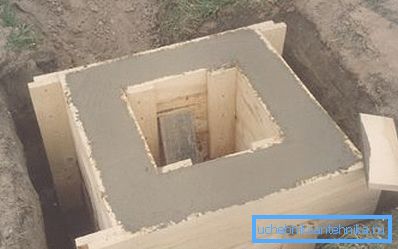 Square concrete wells are best suited for solid casting.