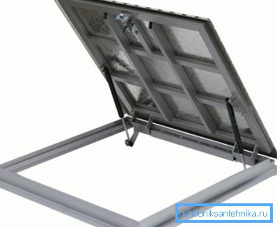 A square aluminum specimen withstands a load of 200 kg. A square aluminum specimen withstands a load of 200 kg.