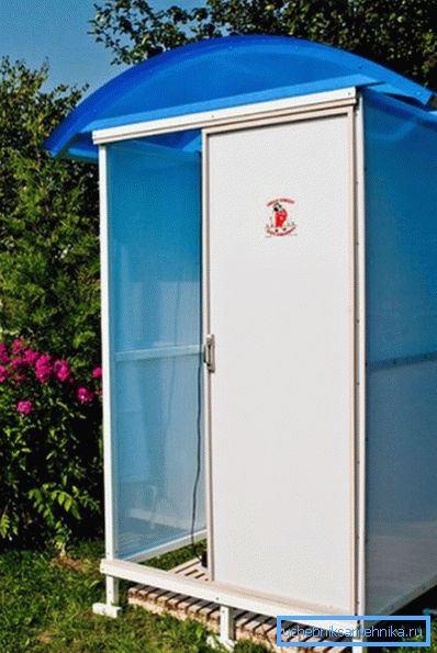 Lightweight cabin with roof. Lightweight cabin with roof.
