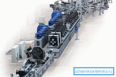 Line for the production of straight seam structures. Line for the production of straight seam structures.
