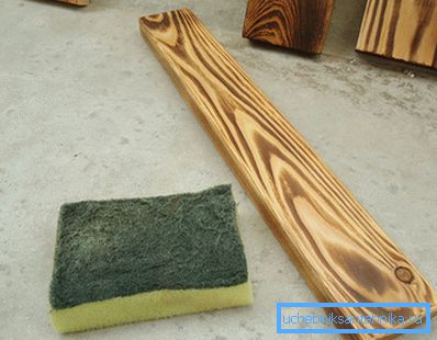 Larch gives very painful splinters. Surface grinding is required.